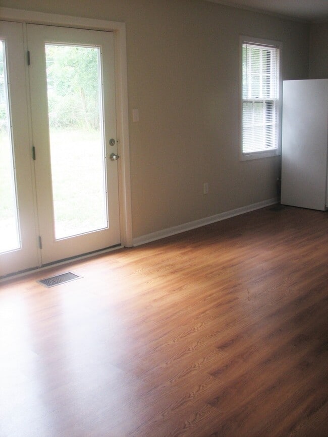 130 Old Lake Dr in Athens, GA - Building Photo - Building Photo