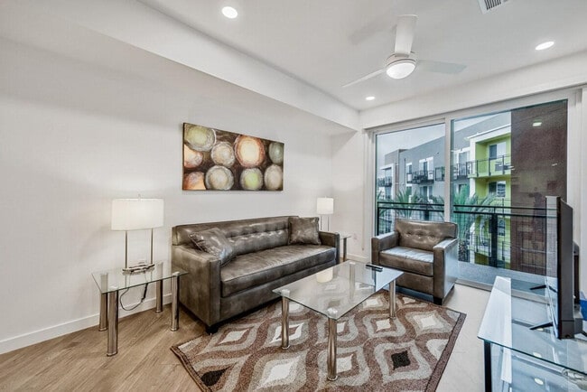 375 Camino De La Reina