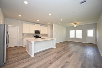 3930 Accolade Xing in Brookshire, TX - Building Photo - Building Photo