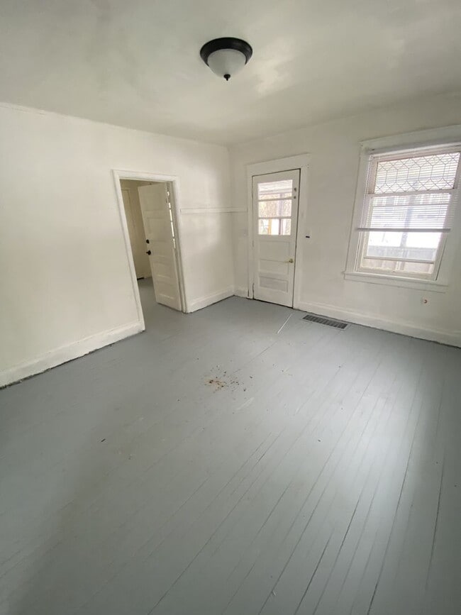 property at 1701 Maple St