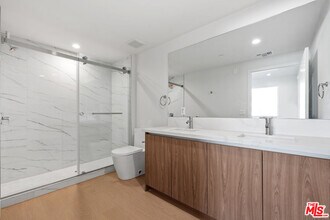 1717 Winona Blvd in Los Angeles, CA - Foto de edificio - Building Photo