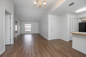 142 Cascade St in Deltona, FL - Building Photo - Building Photo