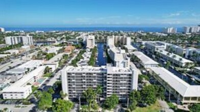 4800 Bayview Dr, Unit 605 in Fort Lauderdale, FL - Foto de edificio - Building Photo