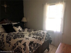 55 Thompson Blvd in Chickasaw, AL - Building Photo - Building Photo