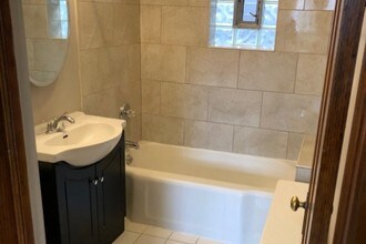 3620 W School St, Unit 2 in Chicago, IL - Foto de edificio - Building Photo