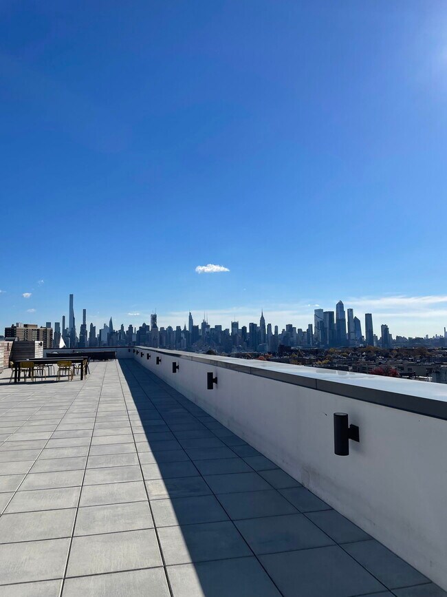 4920 Murphy Pl in West New York, NJ - Foto de edificio - Building Photo