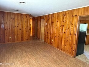 2214 Pine Ave in Gulfport, MS - Foto de edificio - Building Photo