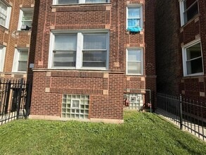 3332 W Polk St in Chicago, IL - Building Photo - Building Photo