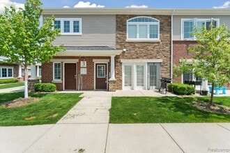 5662 Arbor Chase Dr in Ann Arbor, MI - Building Photo - Building Photo