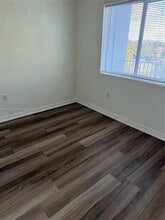 2536 NW 24th St in Miami, FL - Building Photo - Building Photo