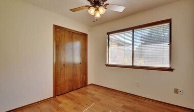 400 Greenwood Dr in Georgetown, TX - Building Photo - Building Photo