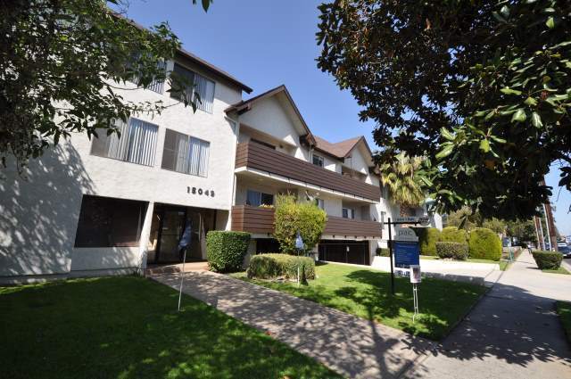 15049 Burbank Blvd, Unit 109 in Los Angeles, CA - Building Photo