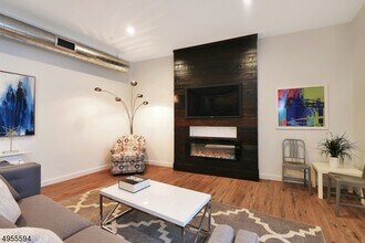 8 Personette St in Caldwell, NJ - Building Photo - Building Photo