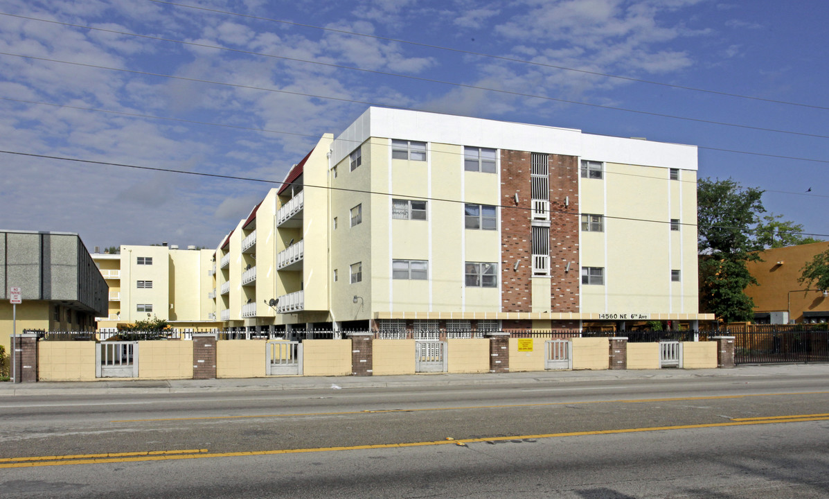 Ocean King Apartments in North Miami, FL - Building Photo