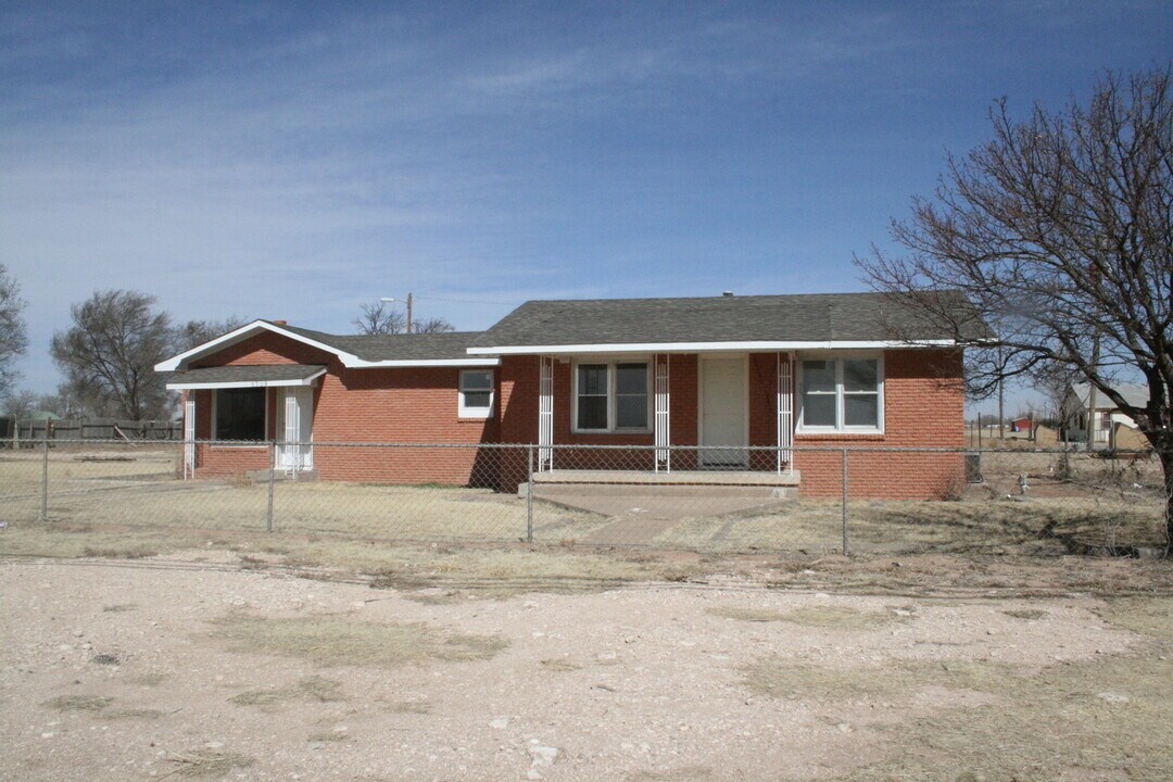 1708 W Fir St in Portales, NM - Building Photo