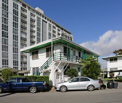 734-744 Kamoku St Apartamentos