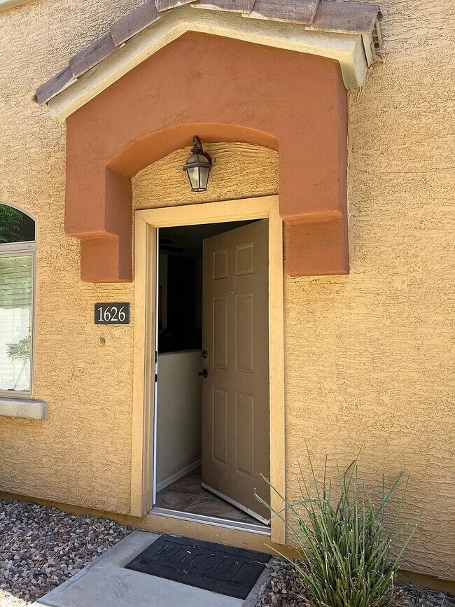 2402 E 5th St, Unit 1626 in Tempe, AZ - Building Photo - Building Photo