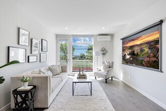 1306 NW 67th St in Seattle, WA - Building Photo - Building Photo