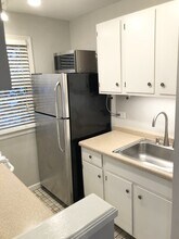 2233 N Janssen Ave in Chicago, IL - Building Photo - Building Photo