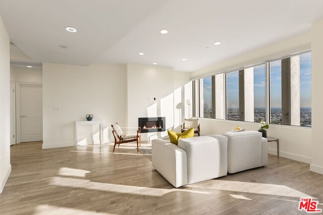 property at 735 Hauser Blvd