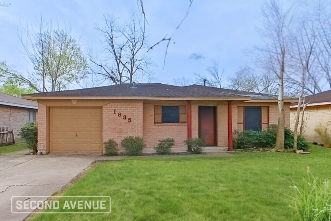 1835 Wren Dr in League City, TX - Building Photo