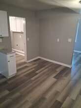 1042 Blakley Dr in Dayton, OH - Building Photo - Building Photo