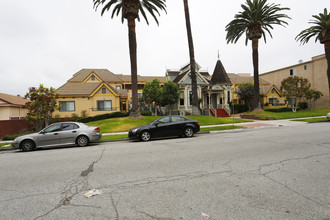 Ivy Glen Apartments in Glendale, CA - Building Photo - Building Photo