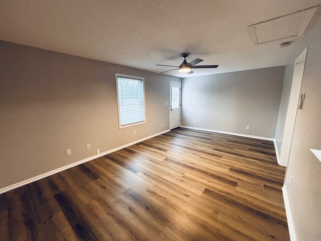 981 Yale Ave, Unit 1 in Mansfield, OH - Building Photo - Building Photo