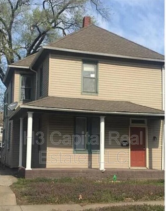 2251 Delmar Ave in Granite City, IL - Building Photo