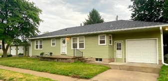 221 S Thomas St in Fremont, NE - Building Photo