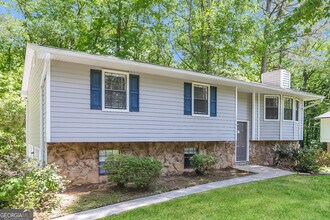 1576 Ember Cir SW in Snellville, GA - Building Photo - Building Photo