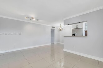 2496 SW 17th Ave in Miami, FL - Building Photo - Building Photo