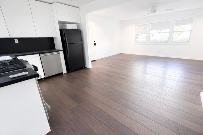 1201 Bay St, Unit A in Santa Monica, CA - Building Photo - Building Photo