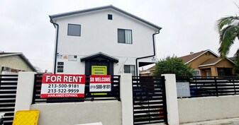 142 W 84th St in Los Angeles, CA - Building Photo