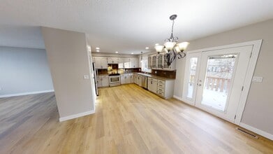 9533-9563 63 Ave in Grande Prairie, AB - Building Photo - Building Photo