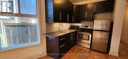 157 Booth Ave in Toronto, ON - Building Photo - Building Photo