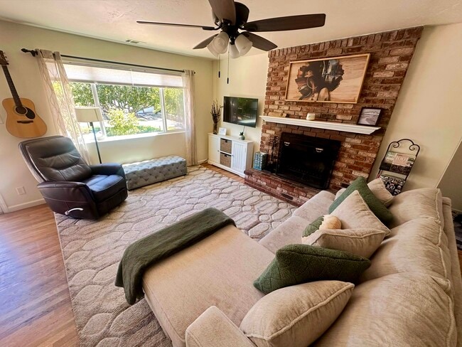 property at 3412 Flamingo Dr