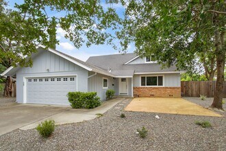 1717 Oleander Pl in Davis, CA - Building Photo - Building Photo