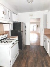 1850 N La Brea Ave in Los Angeles, CA - Foto de edificio - Building Photo