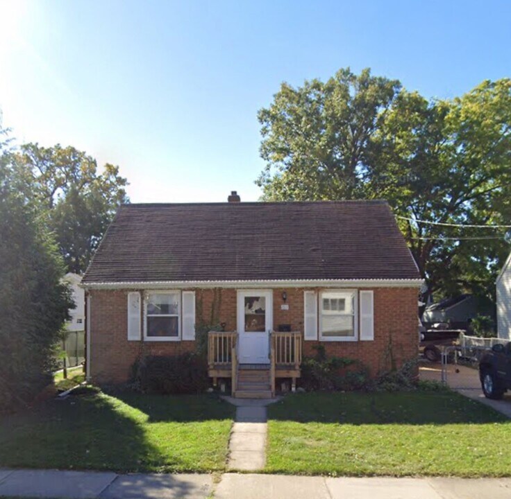 733 Lincoln St in Menasha, WI - Building Photo