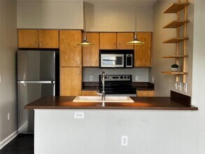 1201 Grove Blvd in Austin, TX - Foto de edificio - Building Photo