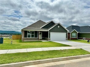 191 N Eagle Mountain St in Prairie Grove, AR - Foto de edificio - Building Photo