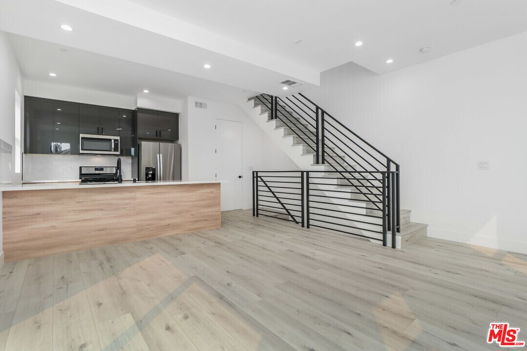 522 Wilton Pl in Los Angeles, CA - Building Photo