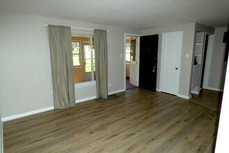 3436 Brinway Dr in West Mifflin, PA - Building Photo - Building Photo
