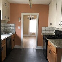 330 Liberty St in Bowling Green, OH - Building Photo - Building Photo