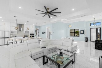 3611 Gulfstream Pkwy in Cape Coral, FL - Building Photo - Building Photo