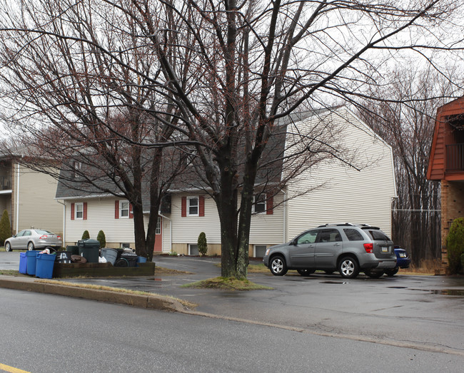 12 Deer Run Rd in Hazleton, PA - Foto de edificio - Building Photo