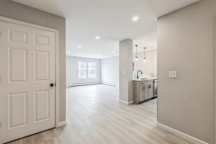 260 Randolph Ave in Jersey City, NJ - Building Photo