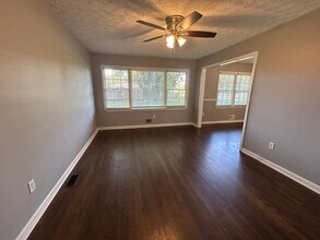 5252 Hiram Lithia Springs Rd SW in Powder Springs, GA - Building Photo - Building Photo