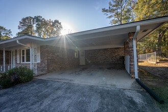 4698 Garrett Dr SW in Mableton, GA - Building Photo - Building Photo